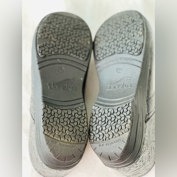 Dansko XP 2.0 Floral Tooled Women’s Work Clogs Size 40 or US size 9.5-10 - Picture 7 of 10